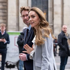 Kate Middleton assiste au Sommet sur l'avenir du travail, organisé par la Royal Foundation et le groupe de travail des entreprises pour la petite enfance à la Salesforce Tower, dans la City de Londres, au Royaume-Uni, le 18 novembre 2025. © Thomas Krych/ZUMA Press Wire/Bestimage