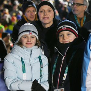 Le prince Albert et la princesse Charlène de Monaco et leurs enfants, le prince Jacques de Monaco et la princesse Gabriella de Monaco assistent à la remise des prix de l'équipe mixte de skeleton lors des jeux olympiques d'hiver de Milan-Cortina 2026 le 15 février
Zuma Press/Bestimage