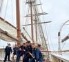 Dans le cadre de sa formation, la princesse a ainsi embarqué le 8 janvier 2025, comme les autres jeunes aspirants, sur le navire-école Juan Sebastián de Elcano, débutant un voyage de six mois, au large des côtes américaines. Son objectif : se former au métier de marin !
La princesse Leonor à bord du navire-école "Juan Sebastián Elcano" lors de sa traversée de l'Équateur, le 14 avril 2025. © Casa de SM El Rey / Bestimage