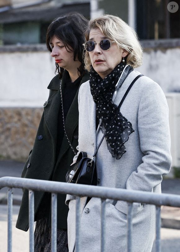 Tout comme Isabelle Gélinas.

Isabelle Gélinas - Arrivées aux obsèques de Bruno Salomone en l'église Sainte-Anne de Polangis de Joinville-le-Pont (Val-de-Marne) le 23 mars 2026. © Cyril Moreau - Dominique Jacovides / Bestimage