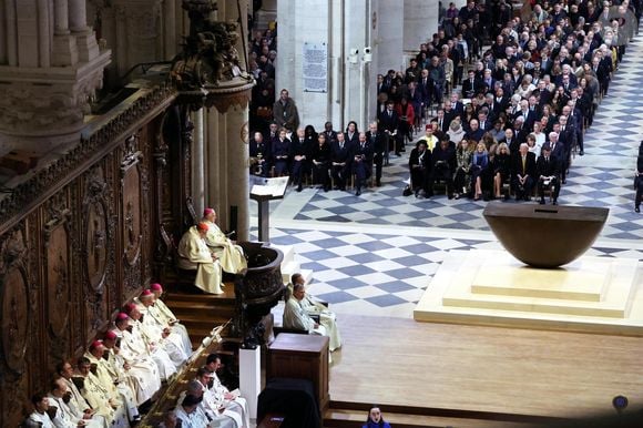 - Cérémonie de réouverture de la cathédrale Notre-Dame de Paris, le 7 décembre 2024. Joyau de l’art gothique, lieu de culte et de culture, symbole universel de la France et de son histoire, la cathédrale de Notre-Dame de Paris rouvre ses portes les 7 et 8 décembre, cinq ans après le terrible incendie qui l’avait ravagée le 15 avril 2019. 
© Dominique Jacovides / Bestimage