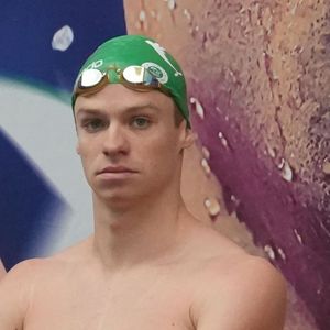 Malgré sa nouvelle vie américaine, le quadruple champion olympique reste très attaché à ses origines françaises.

Léon Marchand des Dauphins Toulouse OEC lors des séries du 200 m brasse hommes aux Championnats de France de natation, à la piscine olympique Raymond-Sommet de Saint-Étienne, le 29 juin 2026. © Laurent Lairys/PsnewZ/Bestimage