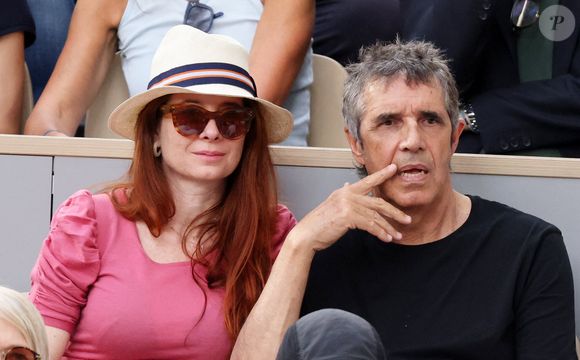 Julien Clerc avec sa femme Hélène Grémillon en tribune (jour 14) lors des Internationaux de France de Tennis de Roland Garros 2022 à Paris, France, le 4 juin 2022. © Dominique Jacovides/Bestimage