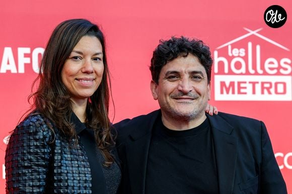 "C'est d'autant plus particulier que nous avons décidé de ne jamais reproduire le même restaurant. Même chez Dior, nous ne faisons pas la même chose ici et à Bangkok. J'ai besoin de comprendre les lieux, la clientèle, les attentes, la saisonnalité, les ingrédients", explique-t-il.

Mauro Colagreco et sa femme Julia au photocall de la cérémonie de remise des étoiles Michelin au Grimaldi Forum de Monaco, le 16 mars 2026. 1 étoile, 7 nouveaux 2 étoiles et 1 nouveau 3 étoiles pour l'édition 2026. © Claudia Albuquerque/Bestimage