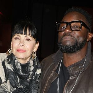 Exclusif - Sly Johnson et sa femme Mathilda May lors de la générale de la pièce "Amis pour la vie" au théâtre de l'Oeuvre à Paris le 24 avril 2025. La représentation est suivie d'un cocktail.

© Coadic Guirec / Bestimage
