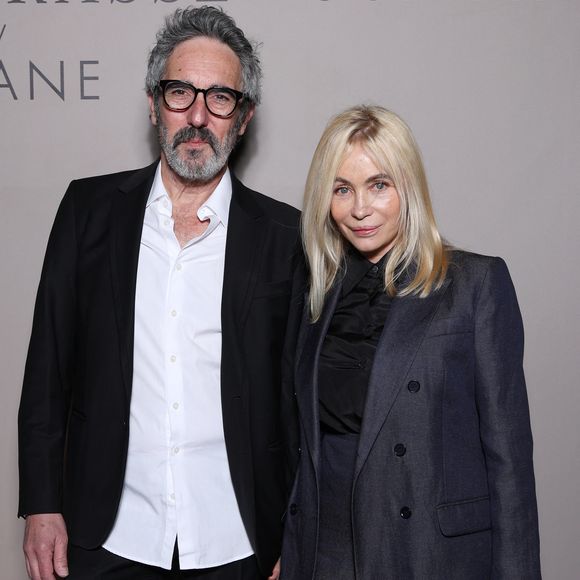 Il était particulièrement attentionné avec l’actrice pendant la prestation de Véronique Sanson, venue interpréter plusieurs titres pour l’événement

Exclusif - Emmanuelle Béart et Frederic Chaudier lors de la soirée anniversaire des 25 ans de la Terrasse de Albane pendant le 79ème Festival International du Film de Cannes, France, le 15 mai 2026. © Denis Guignebourg/Bestimage