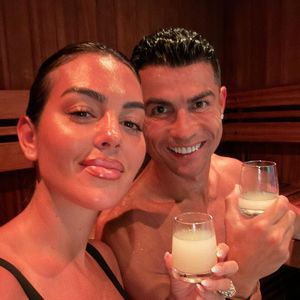 Alors qu'il s'apprête à disputer deux rencontres avec le Portugal
Cristiano Ronaldo et sa fiancée Georgina Rodriguez sur Instagram.