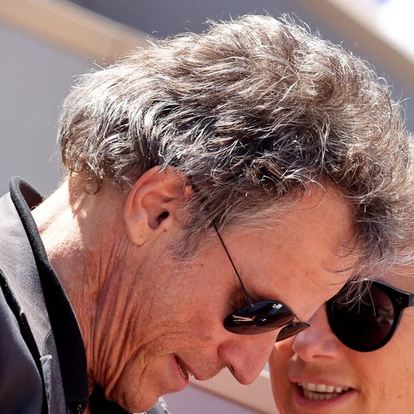Anne-Sophie Lapix et son mari Arthur Sadoun - Célébrités dans les tribunes des Internationaux de France de tennis de Roland Garros 2024 à Paris le 7 juin 2024.  © Jacovides-Moreau/Bestimage
