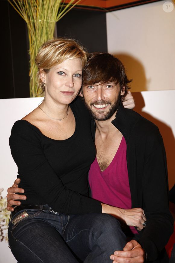 Archives - Rebecca Hampton et Laurent Kerusoré - Portraits au Salon du livre de Paris 2009. Le salon se déroulait du 13 au 18 mars 2009 à Paris. JLPPA / Bestimage