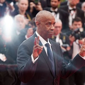 Denzel Washington -  Montée des marches du film "Highest 2 Lowest" lors du 78ème Festival International du Film de Cannes, le 19 mai 2025.