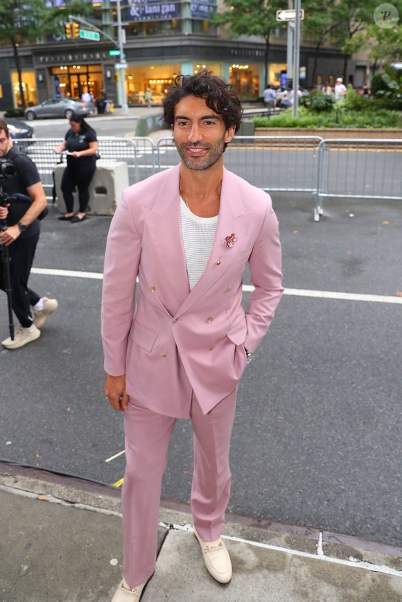 Justin Baldoni a riposté en portant plainte contre l'actrice pour diffamation

Justin Baldoni - Arrivées à la première mondiale du film "Jamais plus - It Ends With Us" au AMC Lincoln Square à New York. Le 6 août 2024
Crédit : Backgrid USA / Bestimage