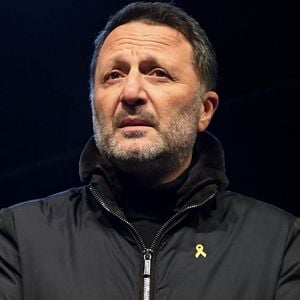 Arthur a beau être très occupé avec ses activités de producteur et d'animateur télé, sa priorité reste toujours sa vie de famille.

Arthur (Jacques Essebag) - Un grand rassemblement appelant à la libération des otages israéliens est organisé place du Trocadéro à Paris, France © Lionel Urman/Bestimage