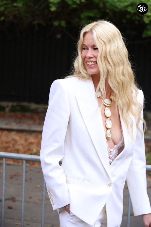 Claudia Schiffer au défilé Chloé "Collection Femme Prêt-à-Porter Printemps/Eté 2027" lors de la Fashion Week de Paris, le 1er octobre 2026. 

© Denis Guignebourg / Bestimage