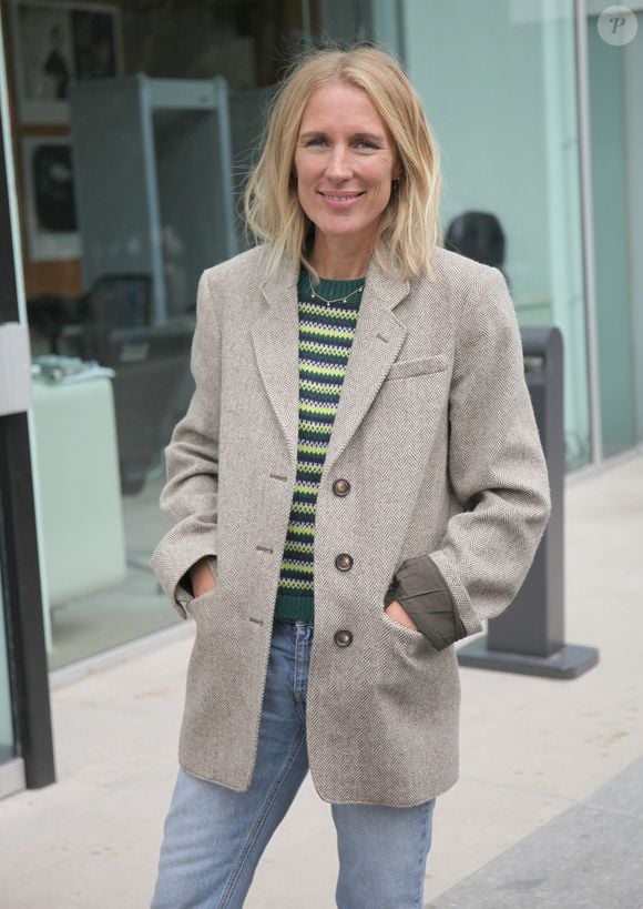 Exclusif - Agathe Lecaron arrive dans les studios de Radio France à Paris, le 13 septembre 2022.

Photo : Panoramic / Bestimage