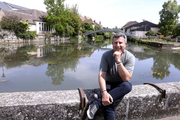 Une très bonne nouvelle pour l’acolyte de Laurent Fontaine, qui va désormais pouvoir lancer son chantier d’agrandissement dès 2026. "

Exclusif - Pascal Bataille - Les écrivains de la 37ème édition du salon du livre de Cosne-Cours-sur-Loire le 1er juin 2025.
© Cédric Perrin / Bestimage