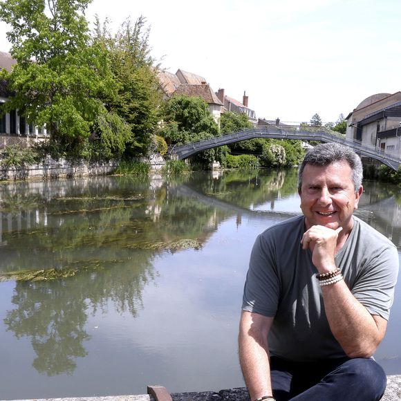 Une très bonne nouvelle pour l’acolyte de Laurent Fontaine, qui va désormais pouvoir lancer son chantier d’agrandissement dès 2026. "

Exclusif - Pascal Bataille - Les écrivains de la 37ème édition du salon du livre de Cosne-Cours-sur-Loire le 1er juin 2025.
© Cédric Perrin / Bestimage