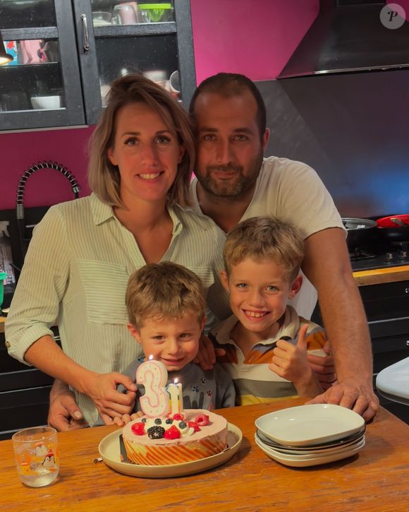 "Certains diront que ce n'est qu’un permis de construire… Mais pour nous, ça représente tellement plus", confient-ils avec émotion, après la signature du document.

Claire de "L'amour est dans le pré" heureuse en famille
