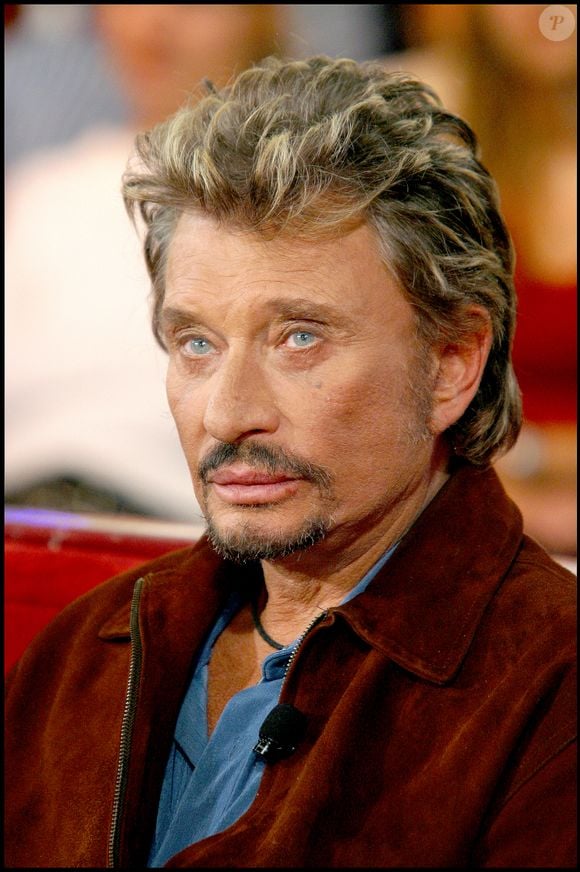Johnny Hallyday sur le plateau de ' Vivement Dimanche". Photo par Guillaume Gaffiot/Bestimage