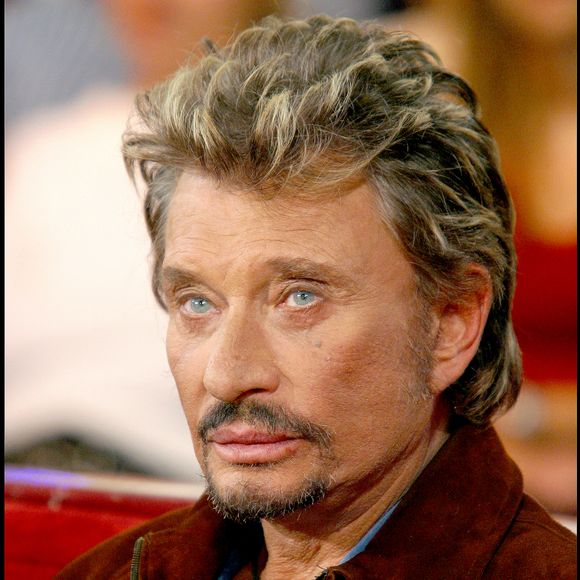 Johnny Hallyday sur le plateau de ' Vivement Dimanche". Photo par Guillaume Gaffiot/Bestimage