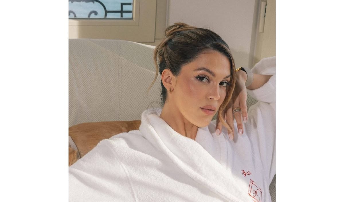 "Cet endroit me faisait rêver depuis des années" : Iris Mittenaere a posé ses valises dans un havre de paix 5 étoiles des Bouches-du-Rhône