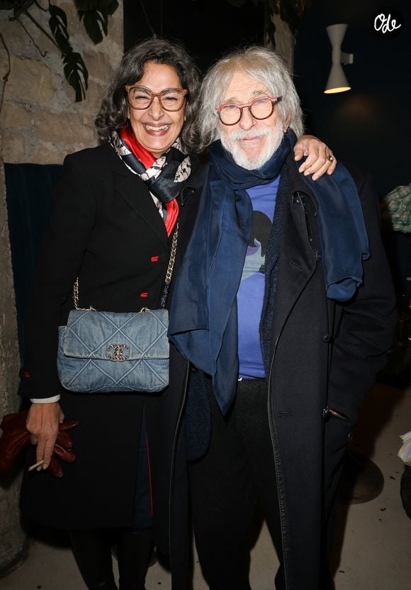 Pierre Richard et sa femme Ceyla Lacerda lors du dévoilement d'une plaque en hommage à Kenzo Takada saluant l'héritage du créateur japonais décédé en 2020 devant la Galerie Vivienne à Paris le 16 janvier 2024.

© Coadic Guirec/Bestimage