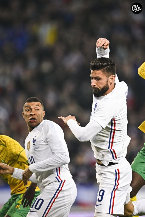 Kylian Mbappé (Fra) / Olivier Giroud (Fra) - L'équipe de France s'impose 5 à 0 face à l'Afrique du Sud lors d'un match amical au stade Pierre Mauroy à Villeneuve d'Ascq, le 29 mars 2022. © JB Autissier /Panoramic/Bestimage