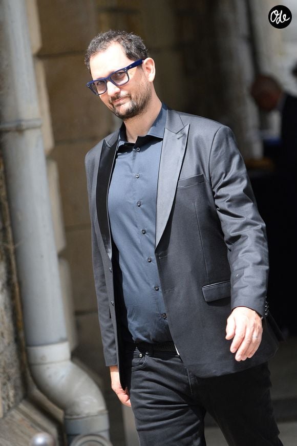 Éric Antoine devra bientôt retrouver les tournages de "La Roue de la fortune", "Le Juste prix" et "Les Traîtres", trois émissions qui fonctionnent très bien sur M6.

Éric Antoine lors de l'hommage rendu aux obsèques de Françoise Coquet au cimetière de Montmartre à Paris, France, le 24 juillet 2026.

© Bestimage