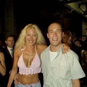 La disparition de Loana relance l’intérêt pour les anciens candidats de Loft Story.

À la Plaine-Saint-Denis, lors de la finale, sortie des candidats du loft, Loana et Christophe