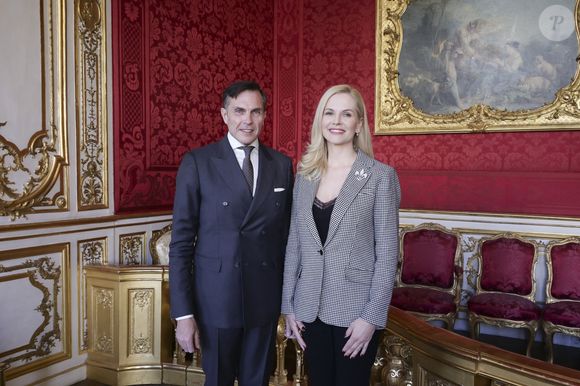 Elle a été prénommée Élisabeth Victoire Jeanne Marie, comme dévoilé dans un communiqué officiel.

La Princesse Naomi d'Orléans et le prince Charles Philippe d'Orléans lors de la remise du Prix Hugues Capet, au Musée des Archives Nationales, à Paris, le 1er avril 2025. 

Jack Tribeca / Bestimage
