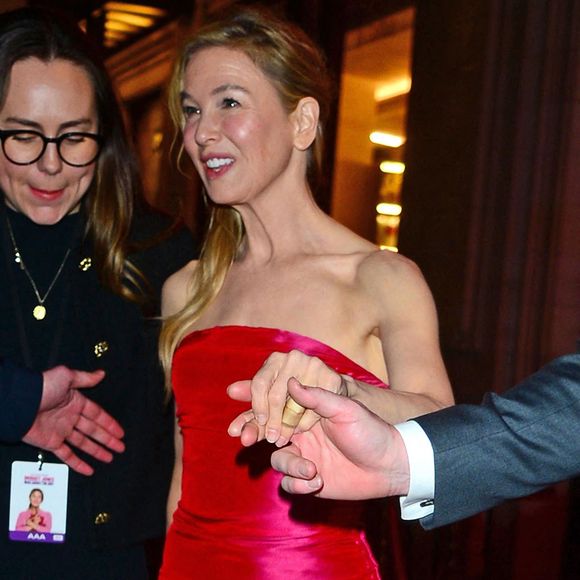 Renée Zellweger à Londres en 2025. Crédit : Backgrid UK/ Bestimage